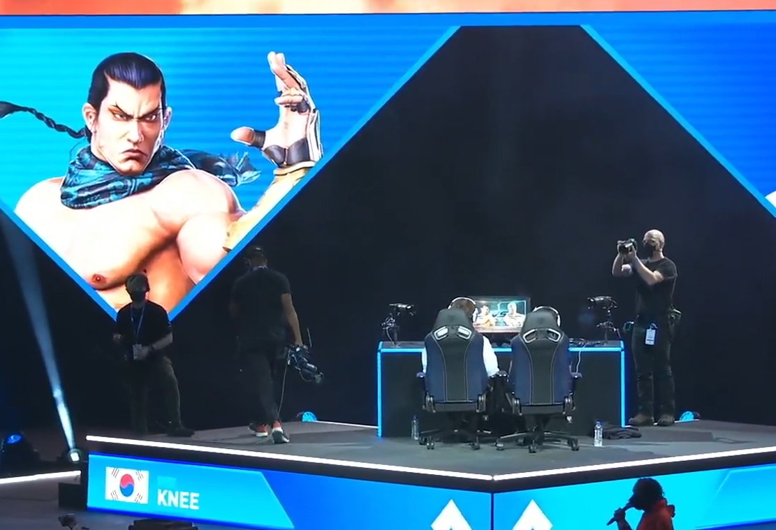 me_on_stage_evo.jpg